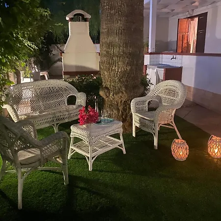 Glicine A Pochi Passi Dal Mare E Dal Centro Сasa de vacaciones