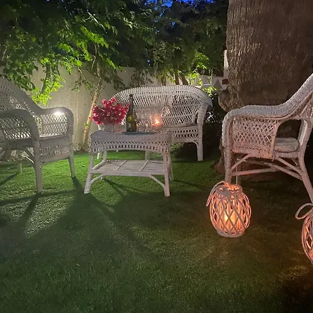 Glicine A Pochi Passi Dal Mare E Dal Centro