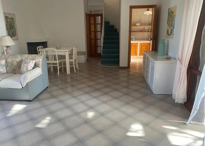 Glicine A Pochi Passi Dal Mare E Dal Centro