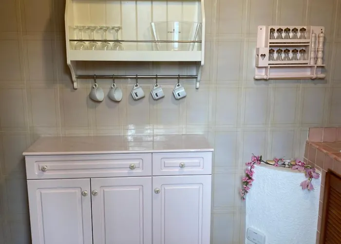 Glicine A Pochi Passi Dal Mare E Dal Centro